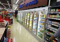 Supermarkt-kühles Getränk-Anzeigen-Kühlraum, Handelsweg im Gefrierschrank-Raum